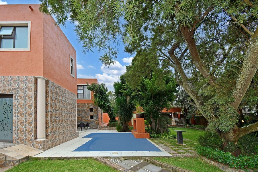 5 Bedroom Property for Sale in Lonehill Gauteng