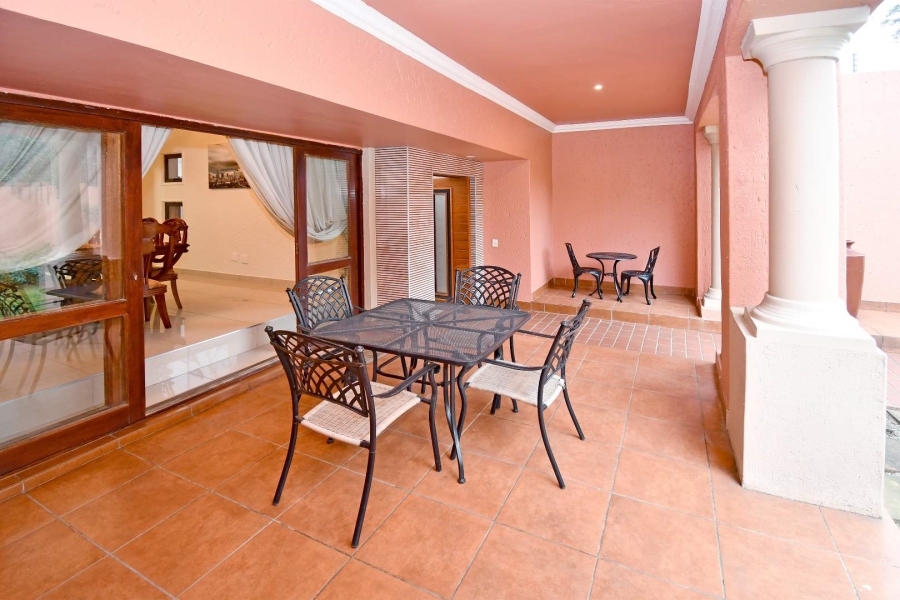 5 Bedroom Property for Sale in Lonehill Gauteng