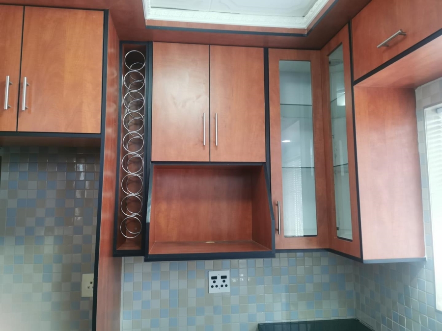 To Let 2 Bedroom Property for Rent in New Redruth Gauteng