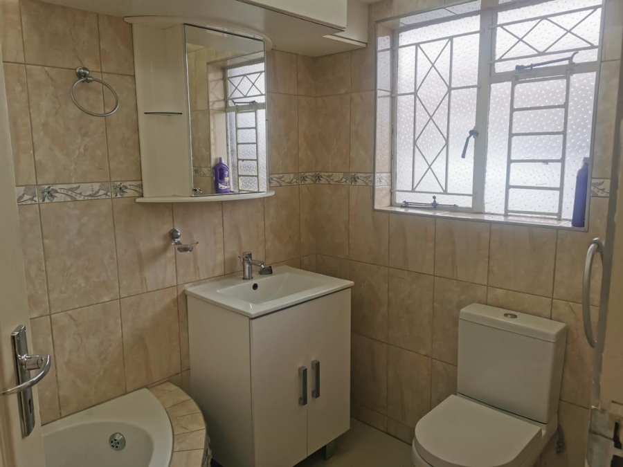 To Let 2 Bedroom Property for Rent in New Redruth Gauteng
