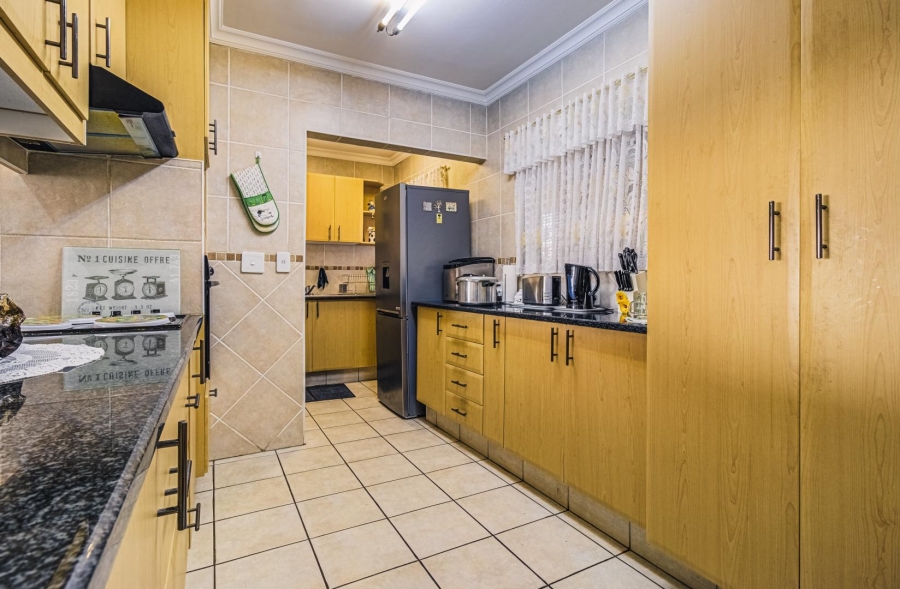 2 Bedroom Property for Sale in Norton Home Estate AH Gauteng