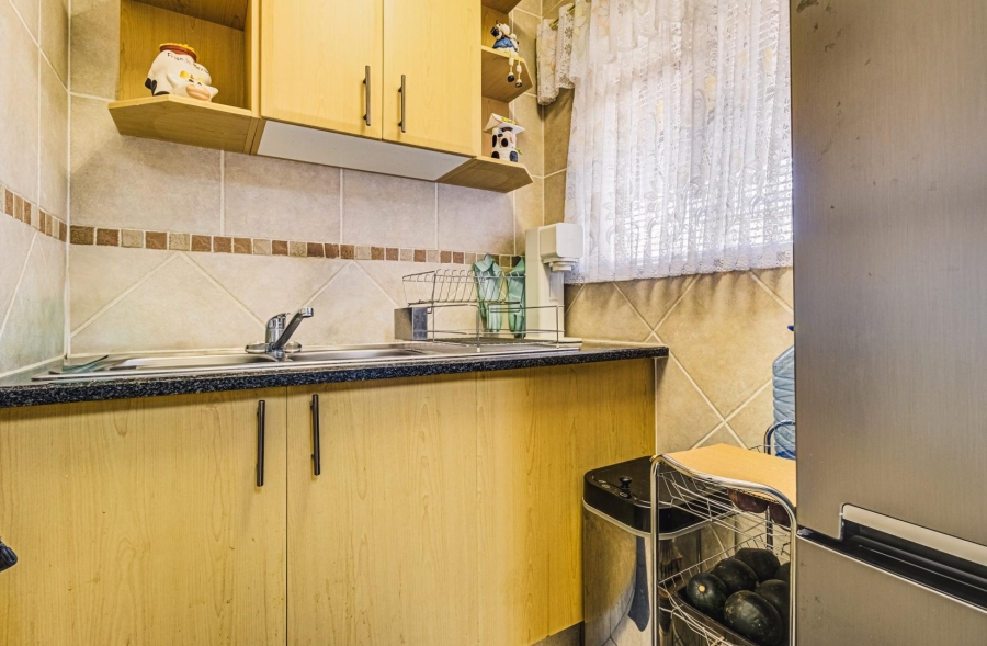 2 Bedroom Property for Sale in Norton Home Estate AH Gauteng