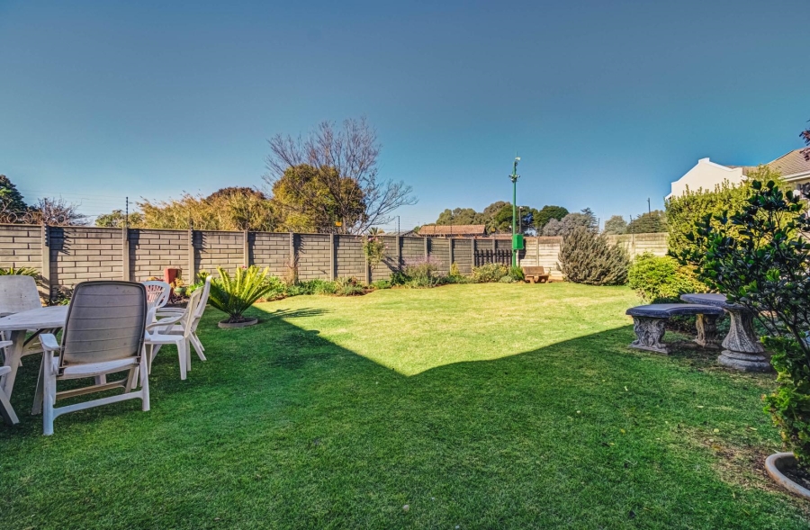 2 Bedroom Property for Sale in Norton Home Estate AH Gauteng