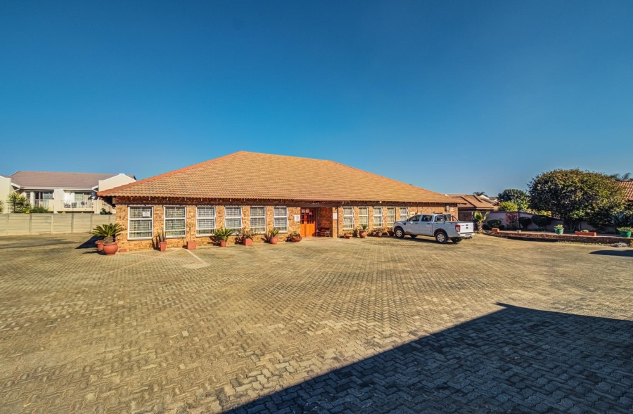 2 Bedroom Property for Sale in Norton Home Estate AH Gauteng
