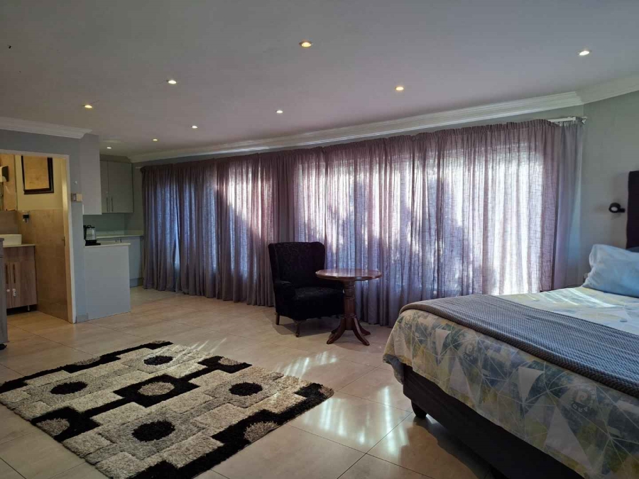 8 Bedroom Property for Sale in Bassonia Gauteng
