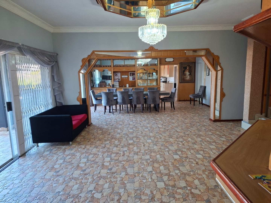 8 Bedroom Property for Sale in Bassonia Gauteng