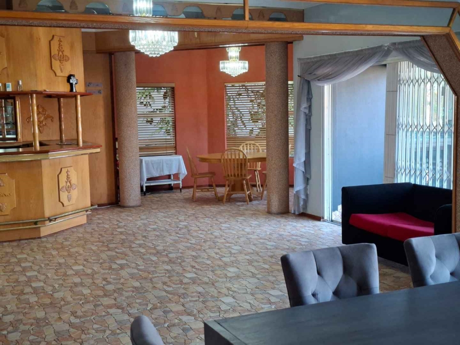 8 Bedroom Property for Sale in Bassonia Gauteng