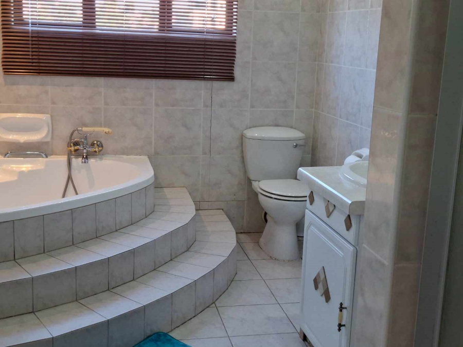 8 Bedroom Property for Sale in Bassonia Gauteng