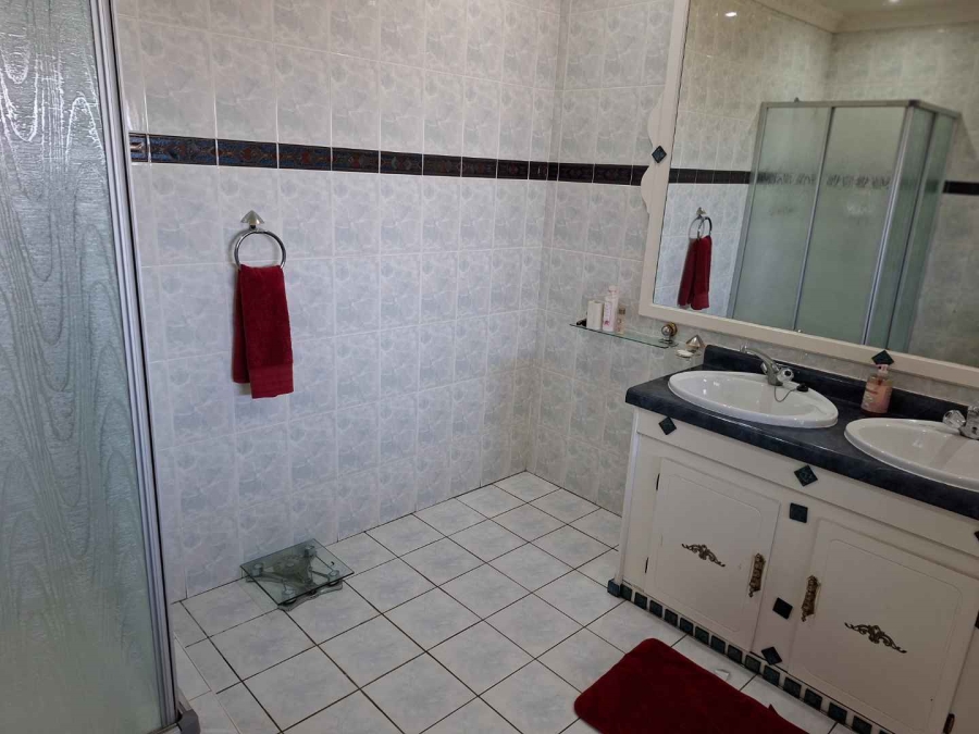 8 Bedroom Property for Sale in Bassonia Gauteng