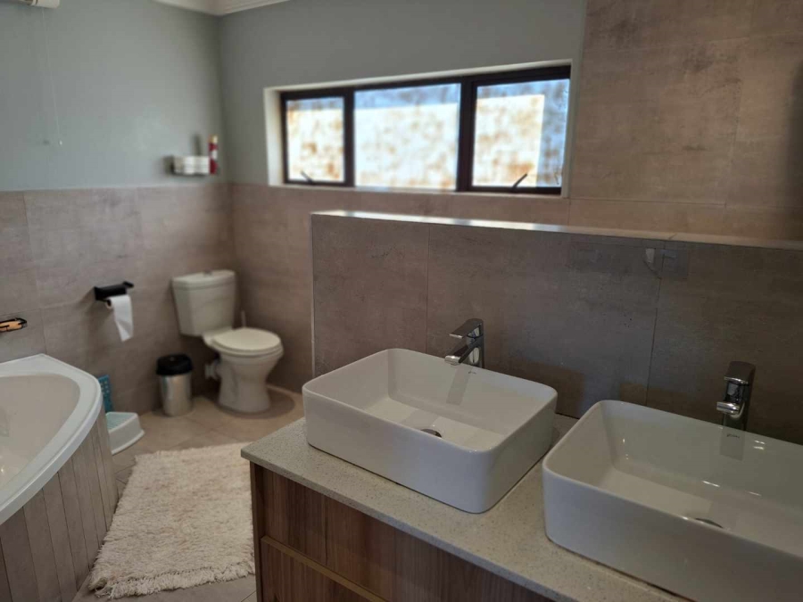 8 Bedroom Property for Sale in Bassonia Gauteng