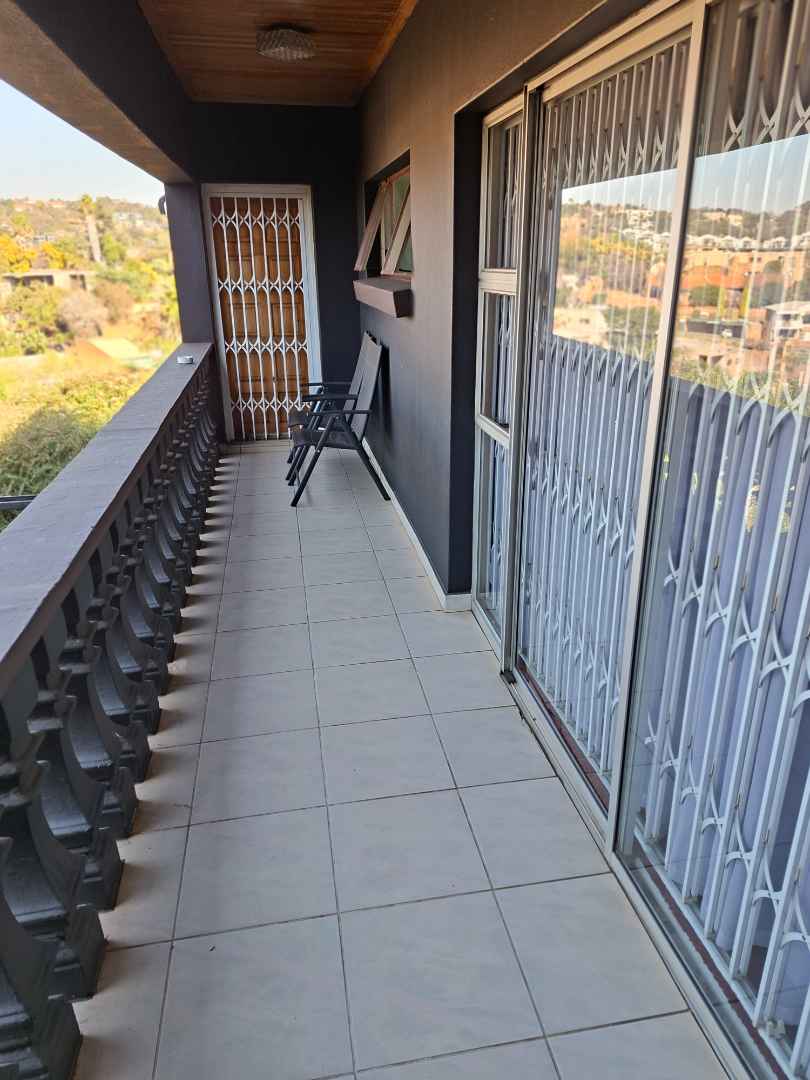 8 Bedroom Property for Sale in Bassonia Gauteng