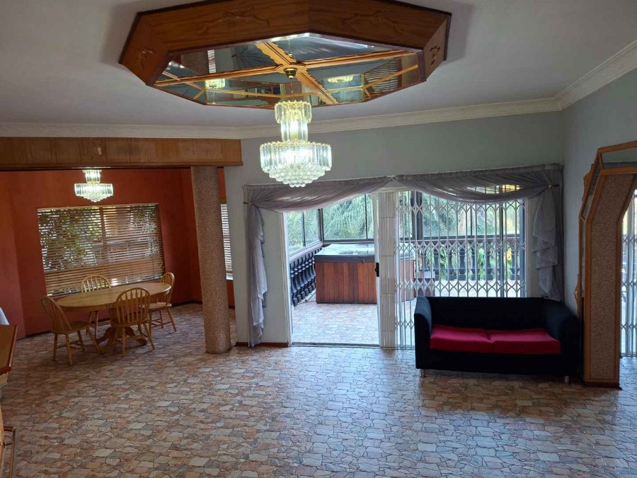 8 Bedroom Property for Sale in Bassonia Gauteng