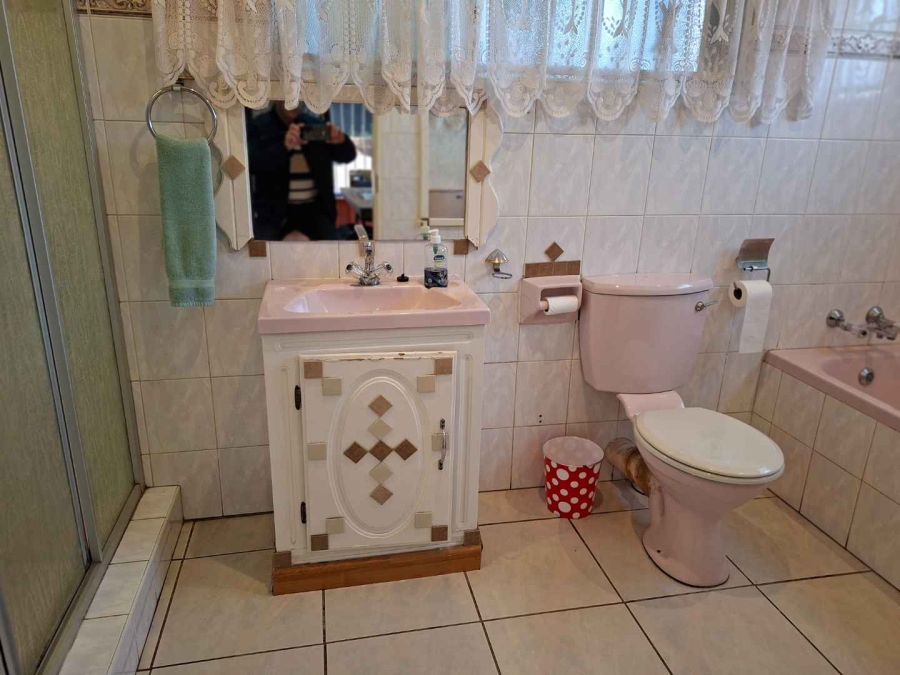 8 Bedroom Property for Sale in Bassonia Gauteng