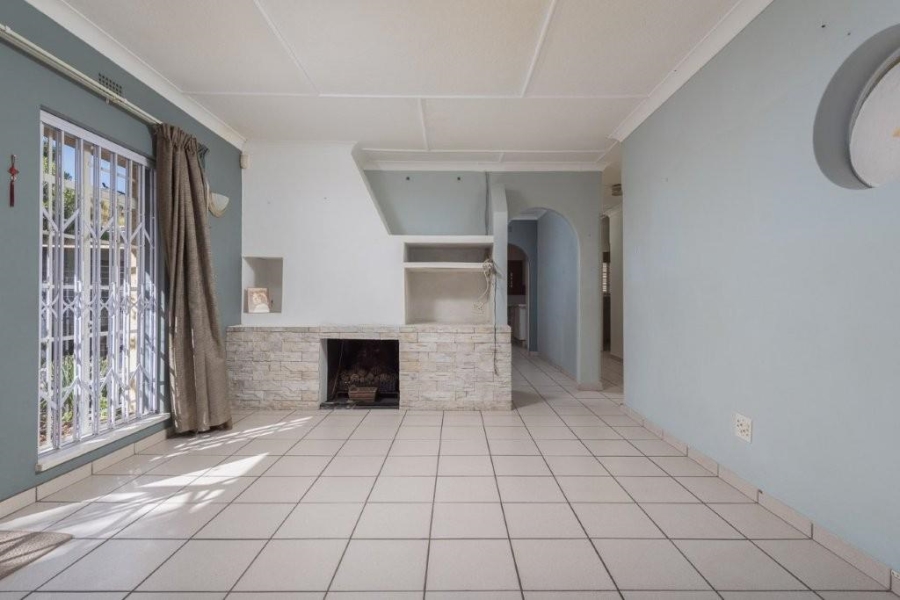 2 Bedroom Property for Sale in Linmeyer Gauteng
