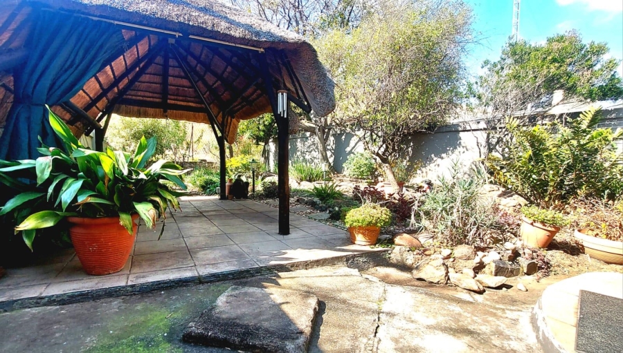2 Bedroom Property for Sale in Linmeyer Gauteng