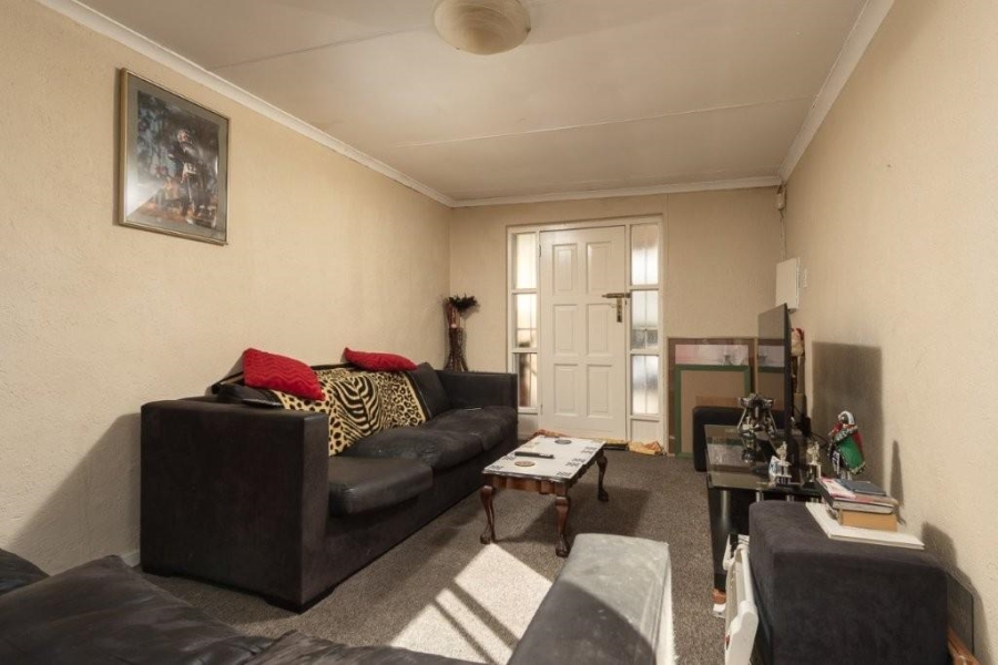 2 Bedroom Property for Sale in Linmeyer Gauteng