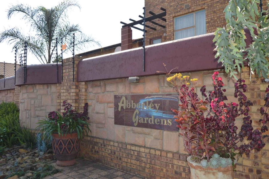 2 Bedroom Property for Sale in New Redruth Gauteng