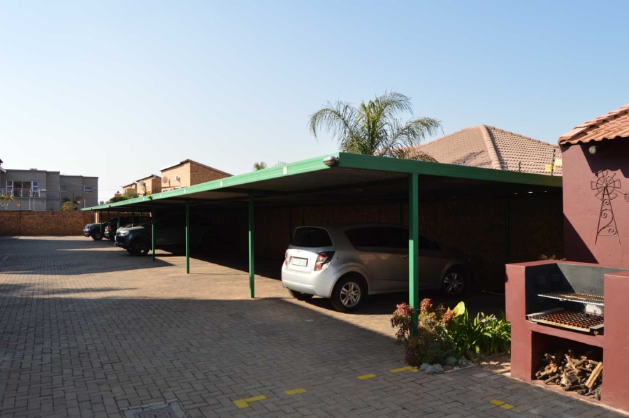 2 Bedroom Property for Sale in New Redruth Gauteng