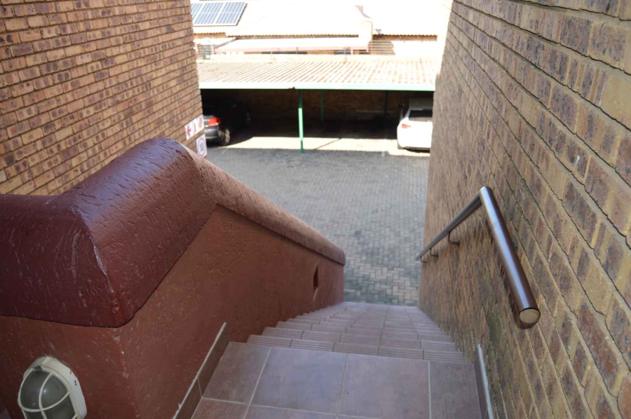 2 Bedroom Property for Sale in New Redruth Gauteng