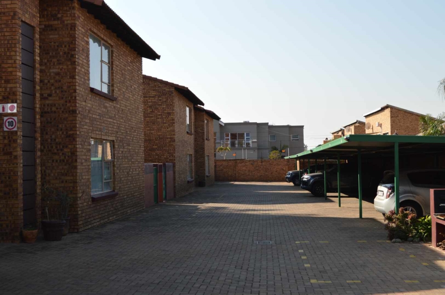 2 Bedroom Property for Sale in New Redruth Gauteng