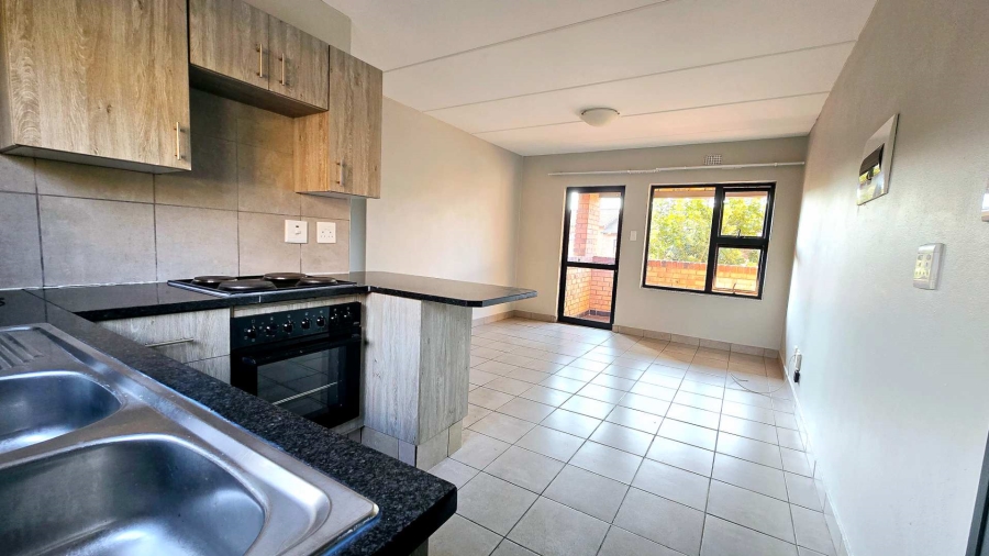 2 Bedroom Property for Sale in La Montagne Gauteng