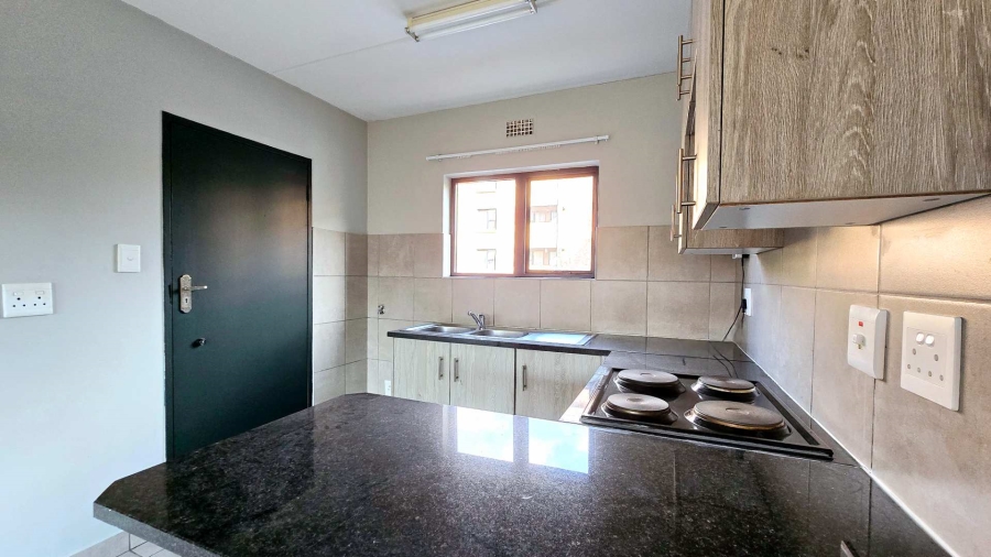 2 Bedroom Property for Sale in La Montagne Gauteng