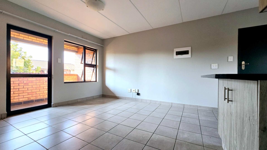 2 Bedroom Property for Sale in La Montagne Gauteng