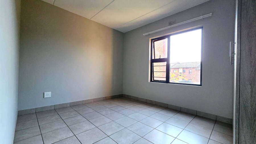 2 Bedroom Property for Sale in La Montagne Gauteng