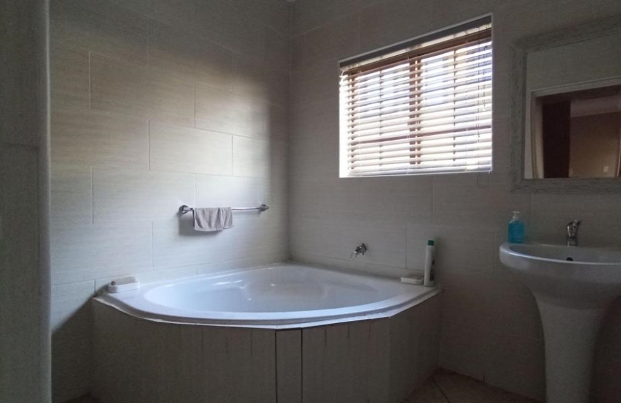 3 Bedroom Property for Sale in Ninapark Gauteng