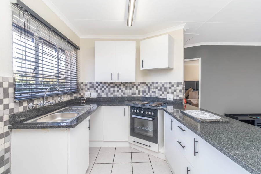 1 Bedroom Property for Sale in Northwold Gauteng