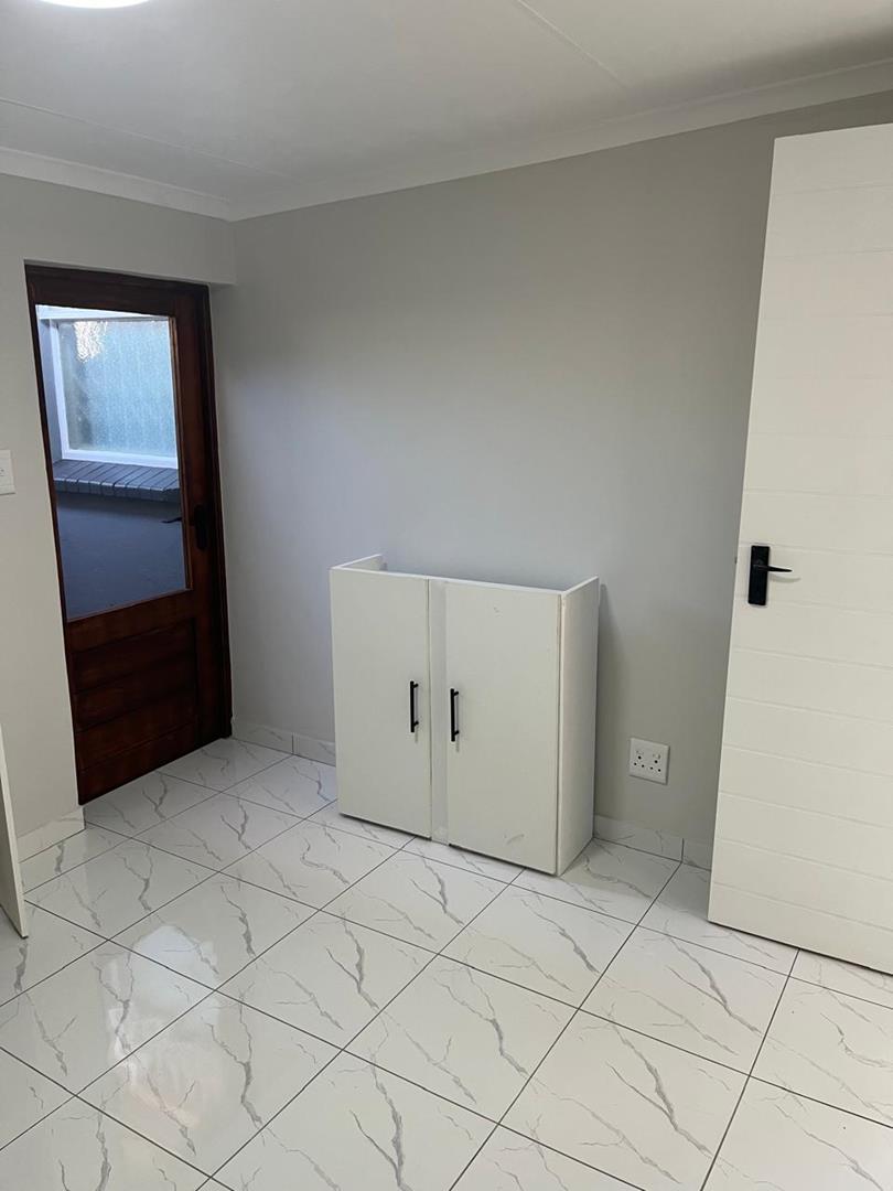 1 Bedroom Property for Sale in Waverley Gauteng
