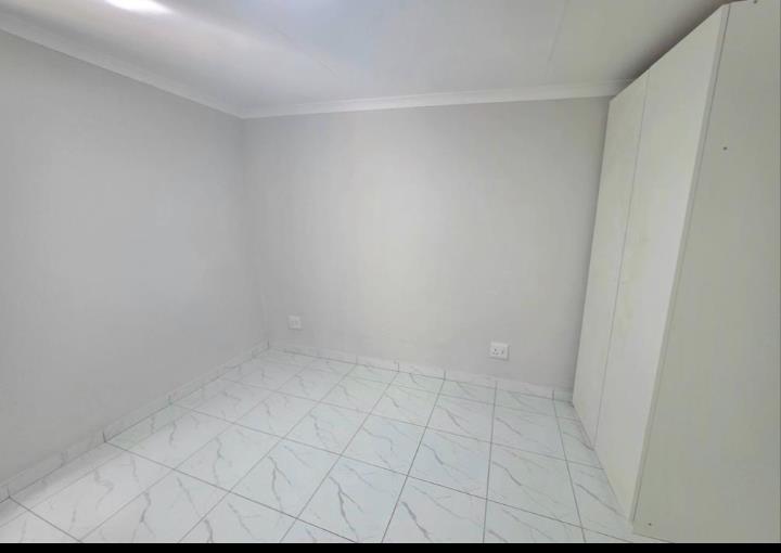 1 Bedroom Property for Sale in Waverley Gauteng