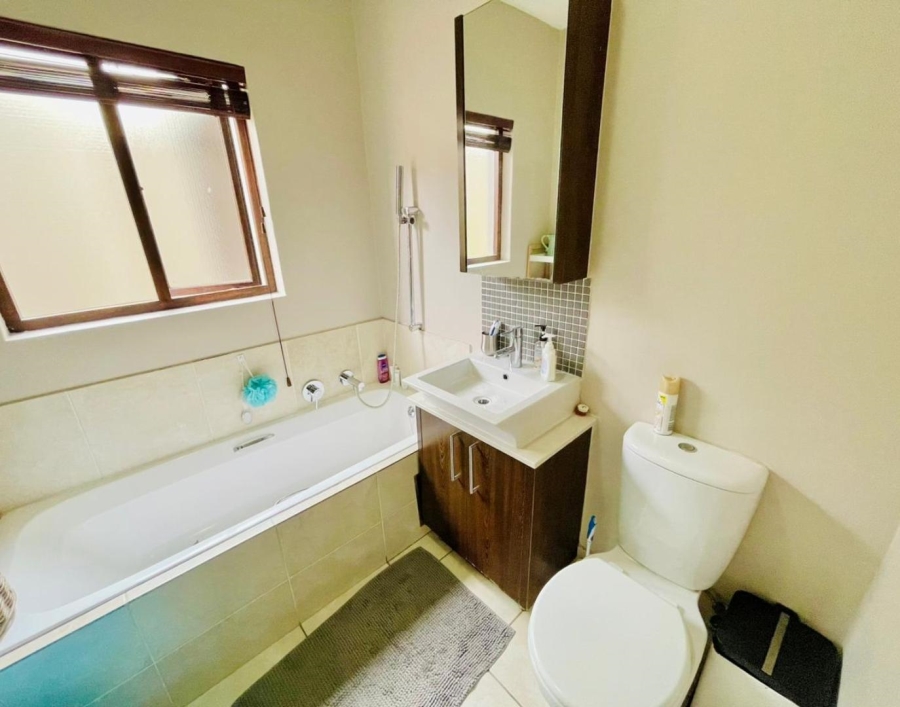 To Let 2 Bedroom Property for Rent in Douglasdale Gauteng