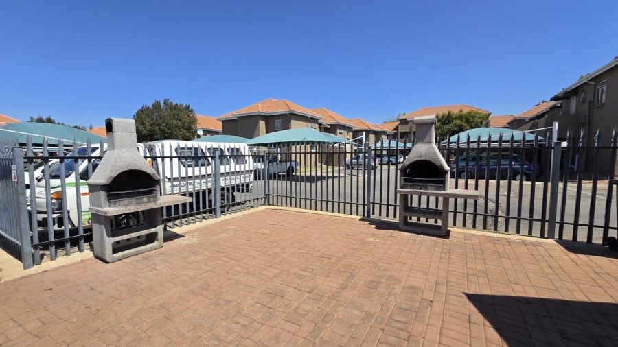 2 Bedroom Property for Sale in Florentia Gauteng