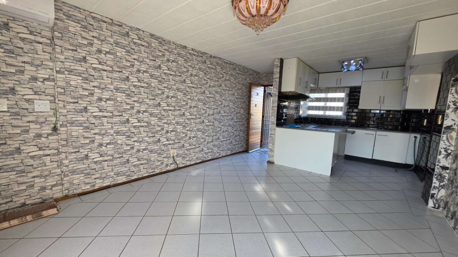 2 Bedroom Property for Sale in Glenvista Gauteng