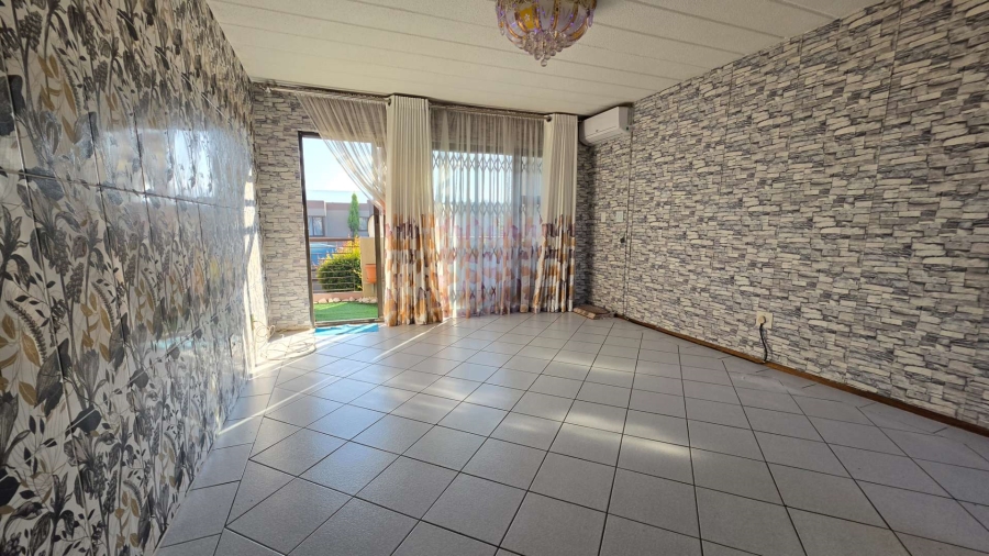 2 Bedroom Property for Sale in Glenvista Gauteng