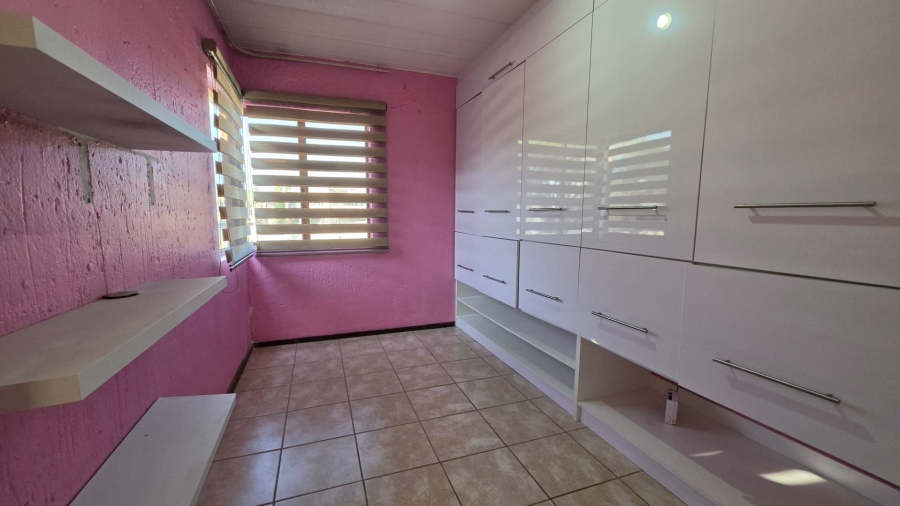 2 Bedroom Property for Sale in Glenvista Gauteng