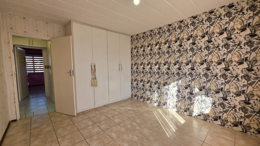 2 Bedroom Property for Sale in Glenvista Gauteng