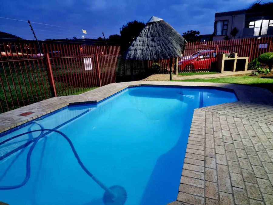 2 Bedroom Property for Sale in Glenvista Gauteng