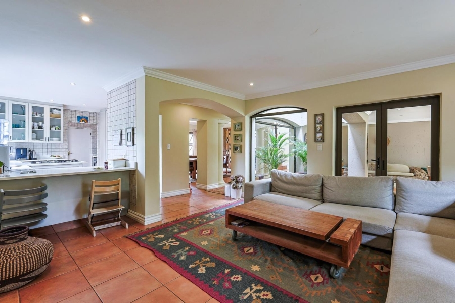 To Let 5 Bedroom Property for Rent in Silver Lakes Gauteng