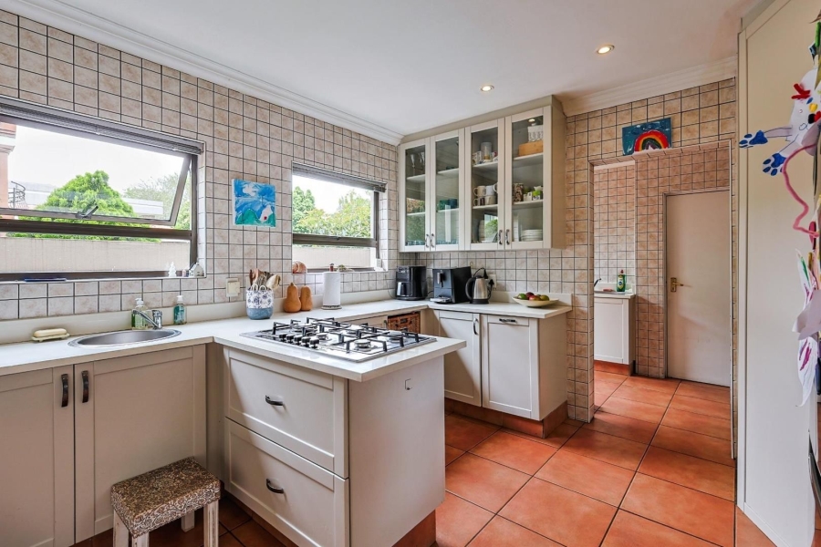 To Let 5 Bedroom Property for Rent in Silver Lakes Gauteng