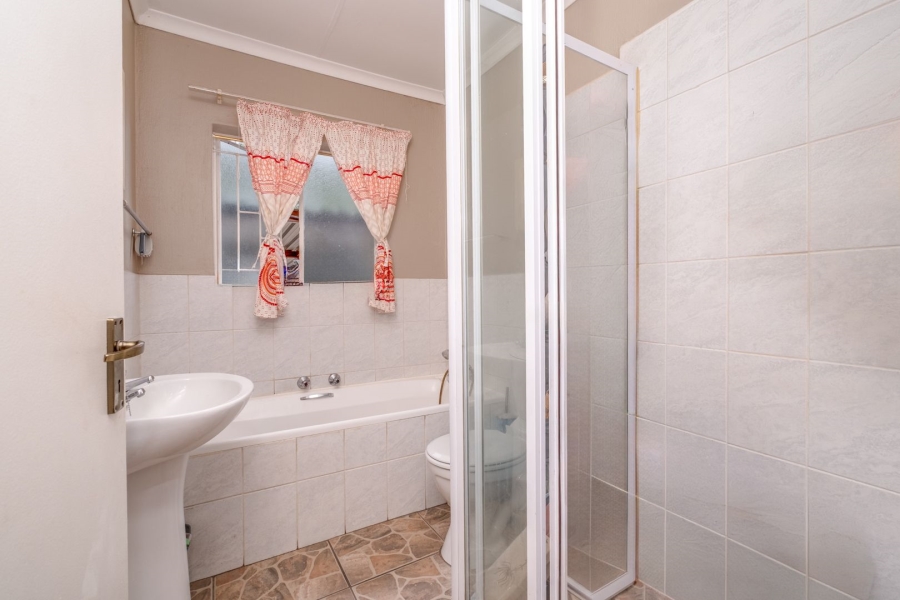 To Let 2 Bedroom Property for Rent in Wilgeheuwel Gauteng