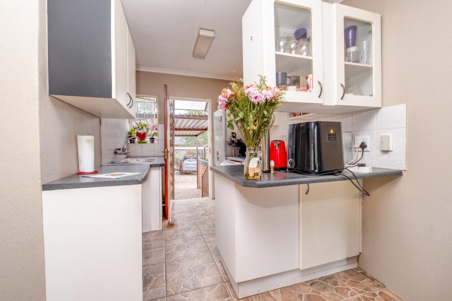 To Let 2 Bedroom Property for Rent in Wilgeheuwel Gauteng