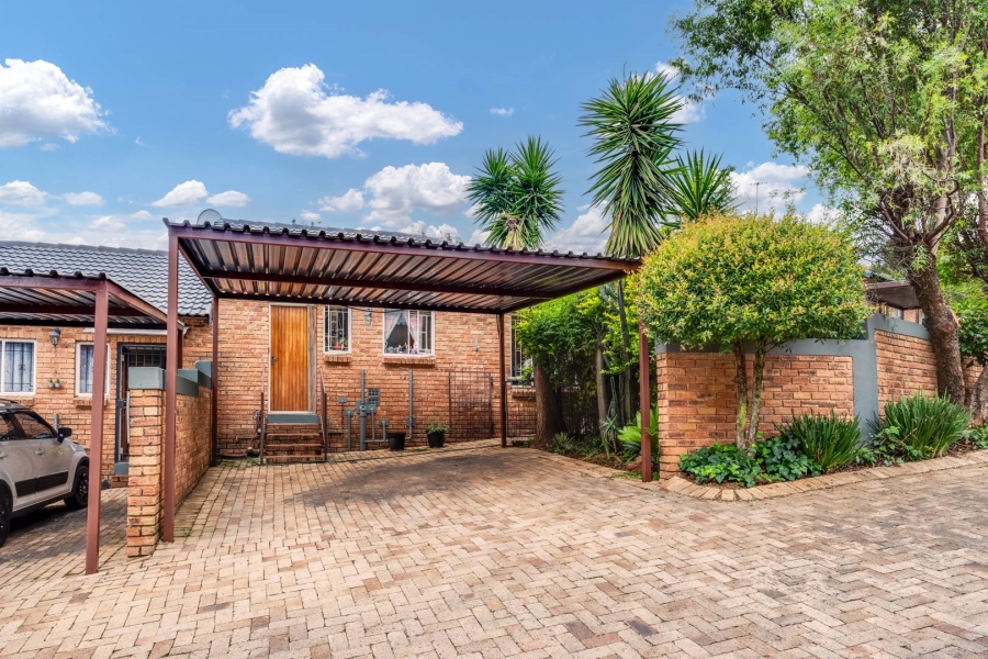 To Let 2 Bedroom Property for Rent in Wilgeheuwel Gauteng