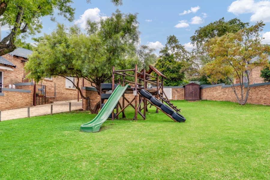 To Let 2 Bedroom Property for Rent in Wilgeheuwel Gauteng