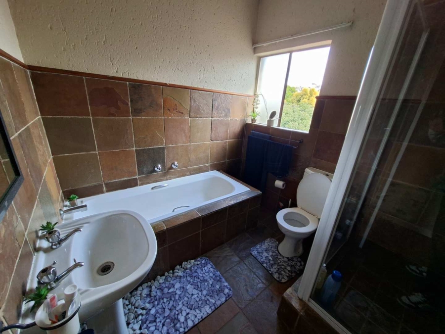 To Let 1 Bedroom Property for Rent in Weltevreden Park Gauteng