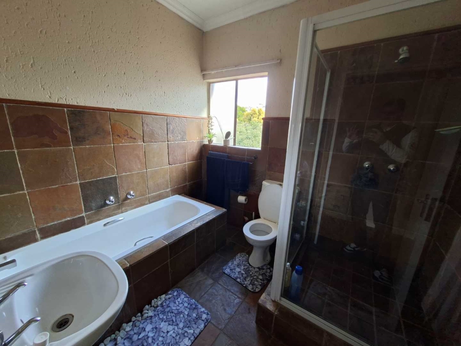 To Let 1 Bedroom Property for Rent in Weltevreden Park Gauteng