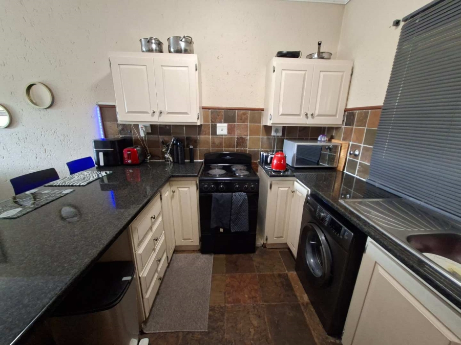 To Let 1 Bedroom Property for Rent in Weltevreden Park Gauteng