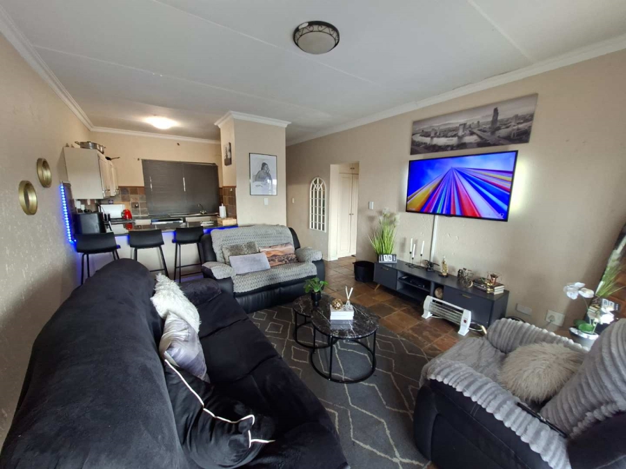 To Let 1 Bedroom Property for Rent in Weltevreden Park Gauteng