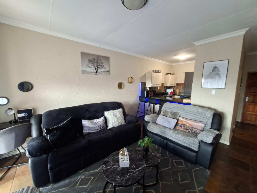 To Let 1 Bedroom Property for Rent in Weltevreden Park Gauteng